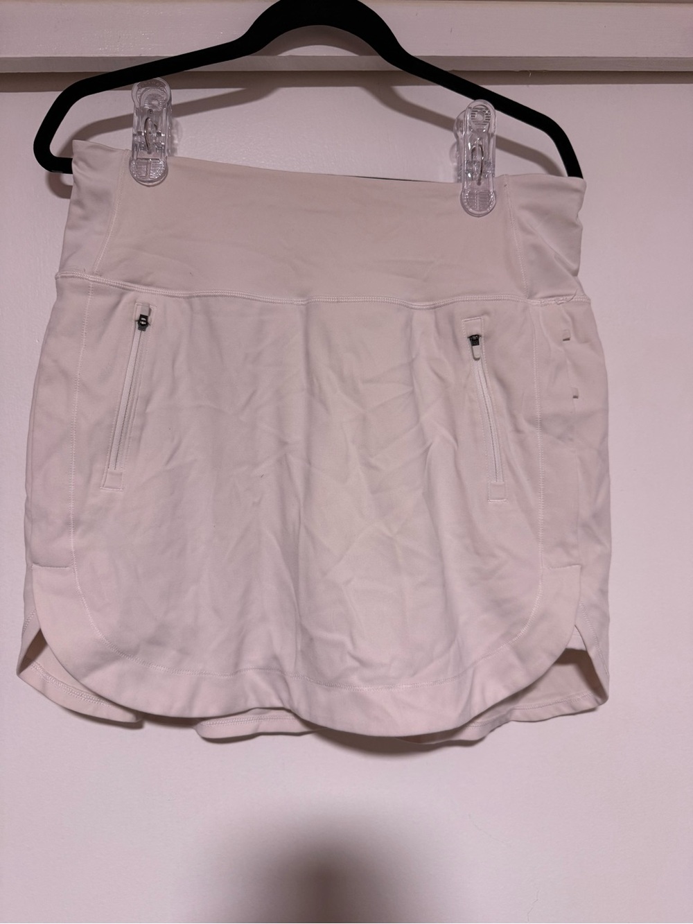 Athleta White Fairway Golf Skort 16” with Zippered Pockets